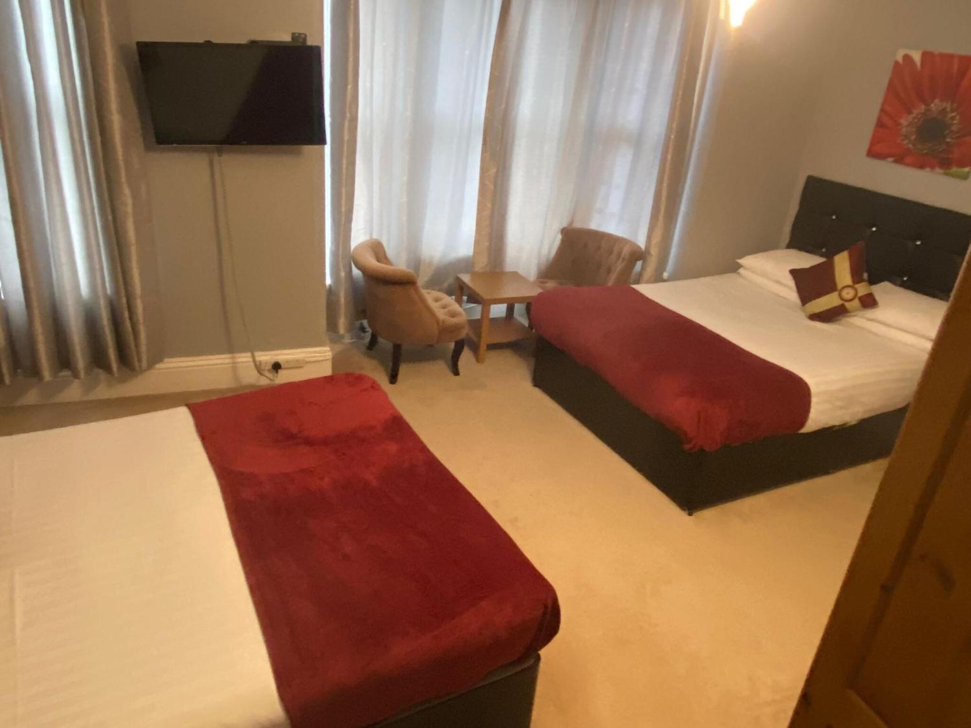 Diamonds Lodge Near York Hospital Rom bilde